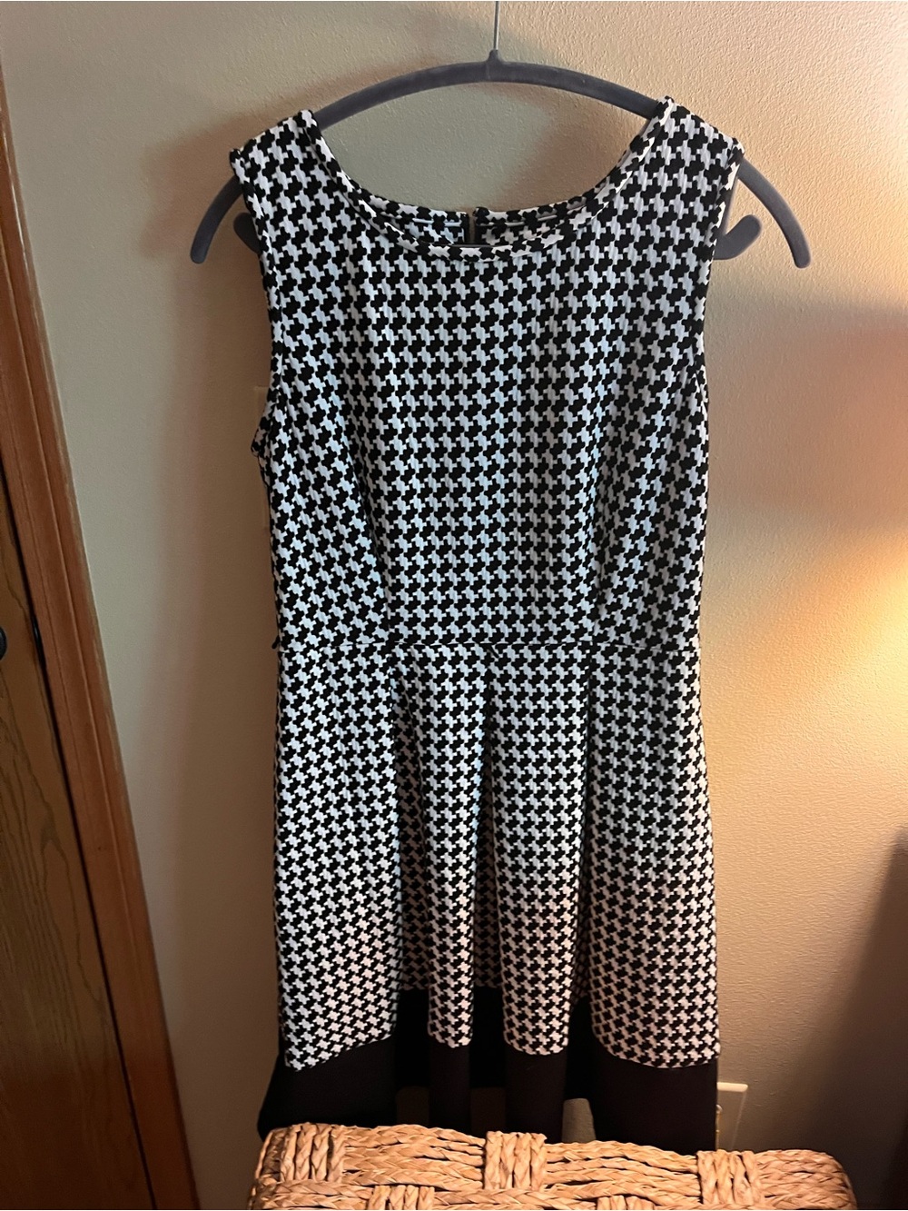 Calvin Klein Black and White Houndstooth Sleeveless Midi Dress